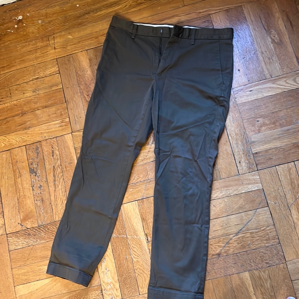 Banana Republic men’s chino